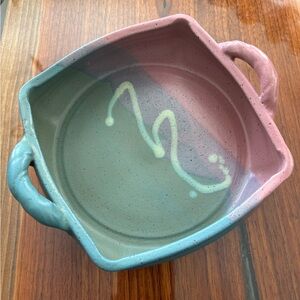 Vintage North Carolina Hilton pottery square bowl approx 5 1/2 X 6 in